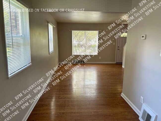 Building Photo - 3282 Coolidge Hwy