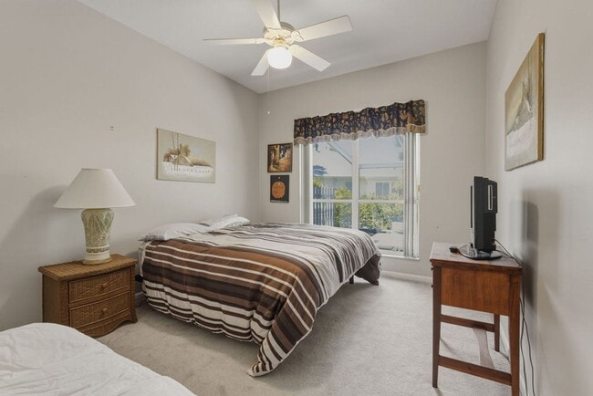 Building Photo - Must See Immaculate 3/2 Rainbow Springs with Lanai