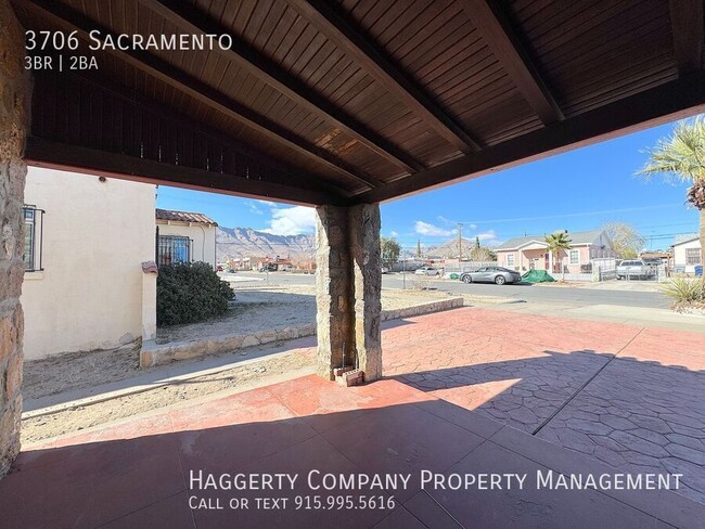 Building Photo - 3706 Sacramento-
