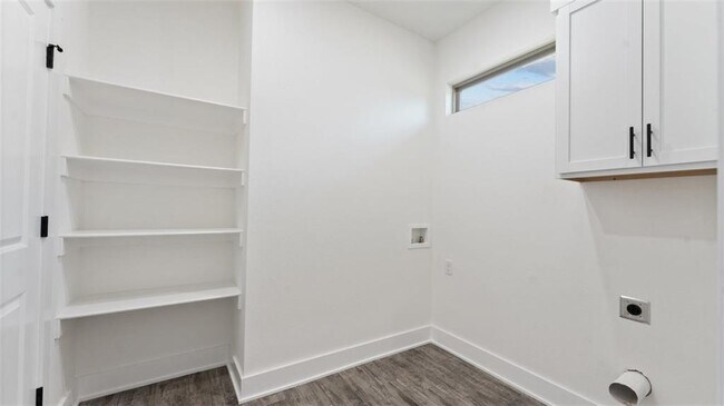 Building Photo - 85 N Adler Ave