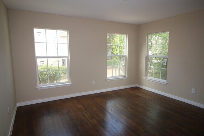 Building Photo - 4012 Boyd Ave