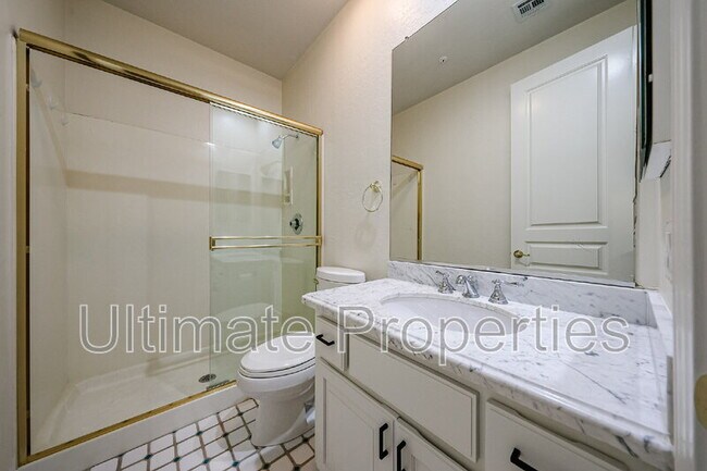 Building Photo - 11050 E Verbena Ln