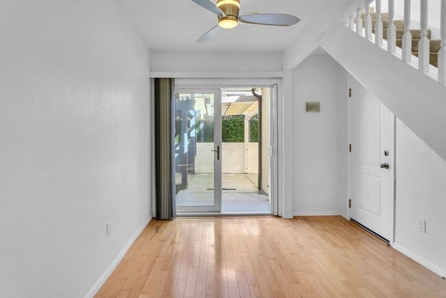 Building Photo - Great two story home in Pacific Beach close to the bay!