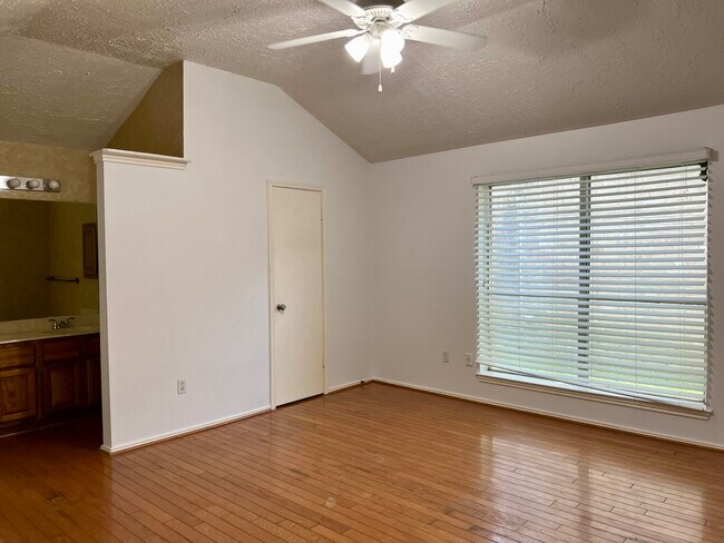 Building Photo - 3702 Echo Grove Ln