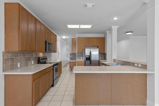 Building Photo - 11217 Jockey Bluff Dr