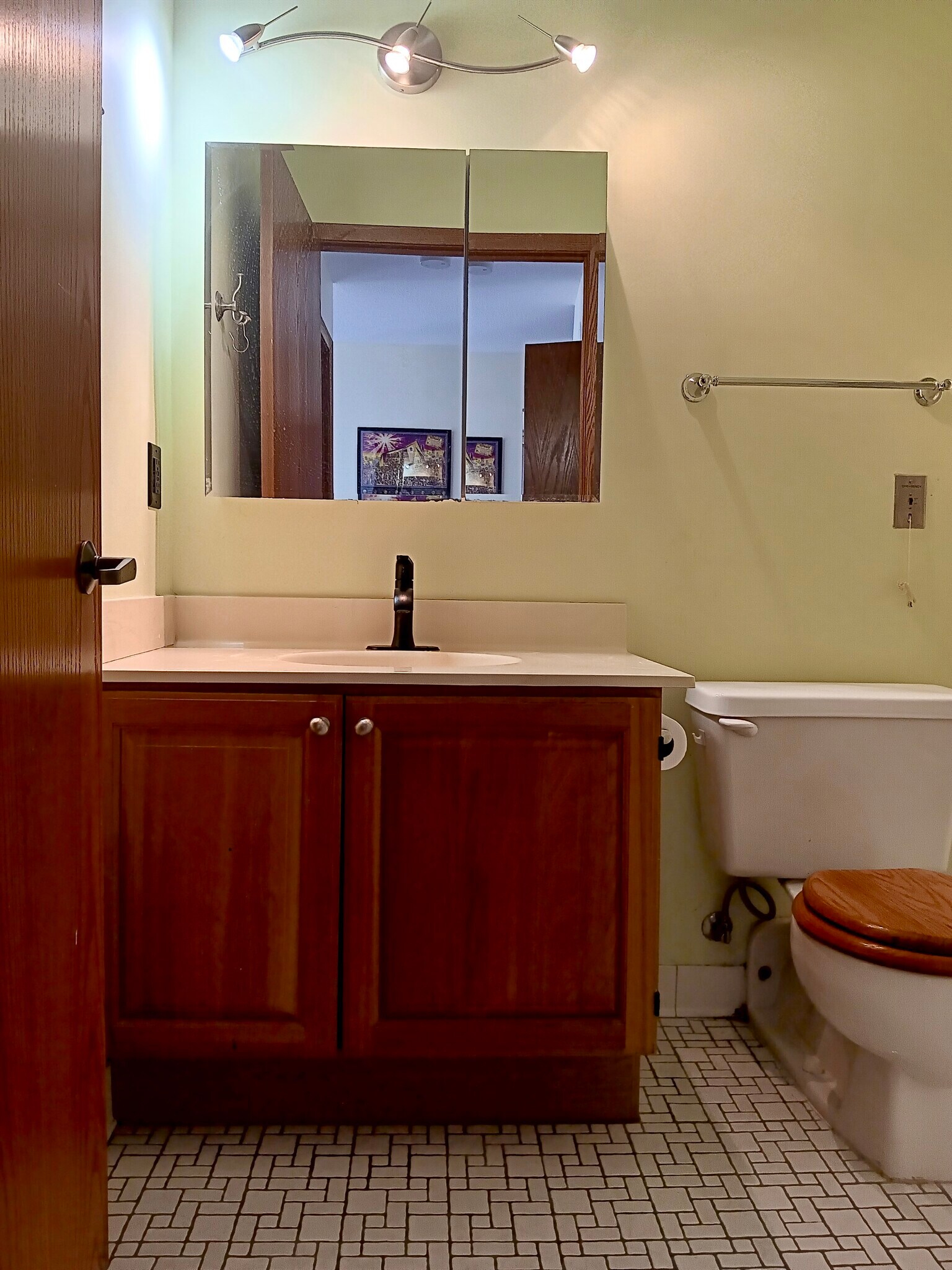 Bathroom - 1425 W 28th St