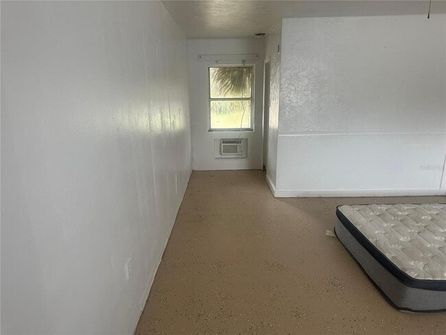 Building Photo - 1600 E Duval St