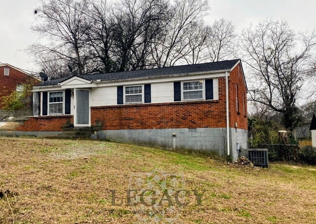 Building Photo - 1913 Laurinda Dr