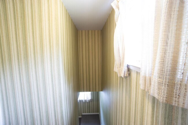 Building Photo - Houston 123-125