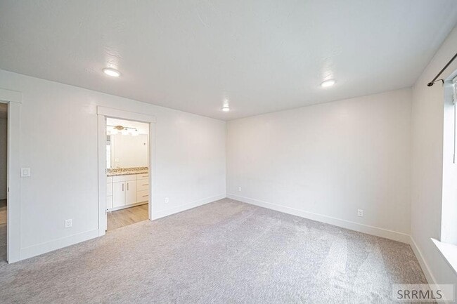 Building Photo - 651 S 2400 W