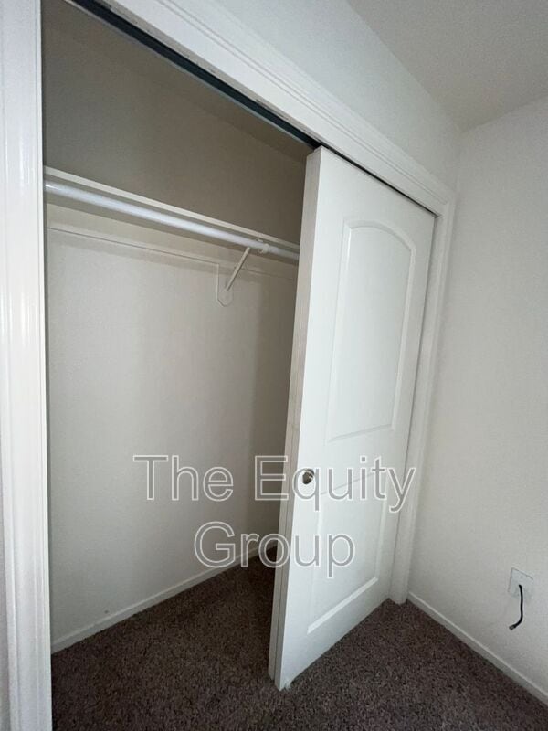 Building Photo - 2530 W Oriole Ave