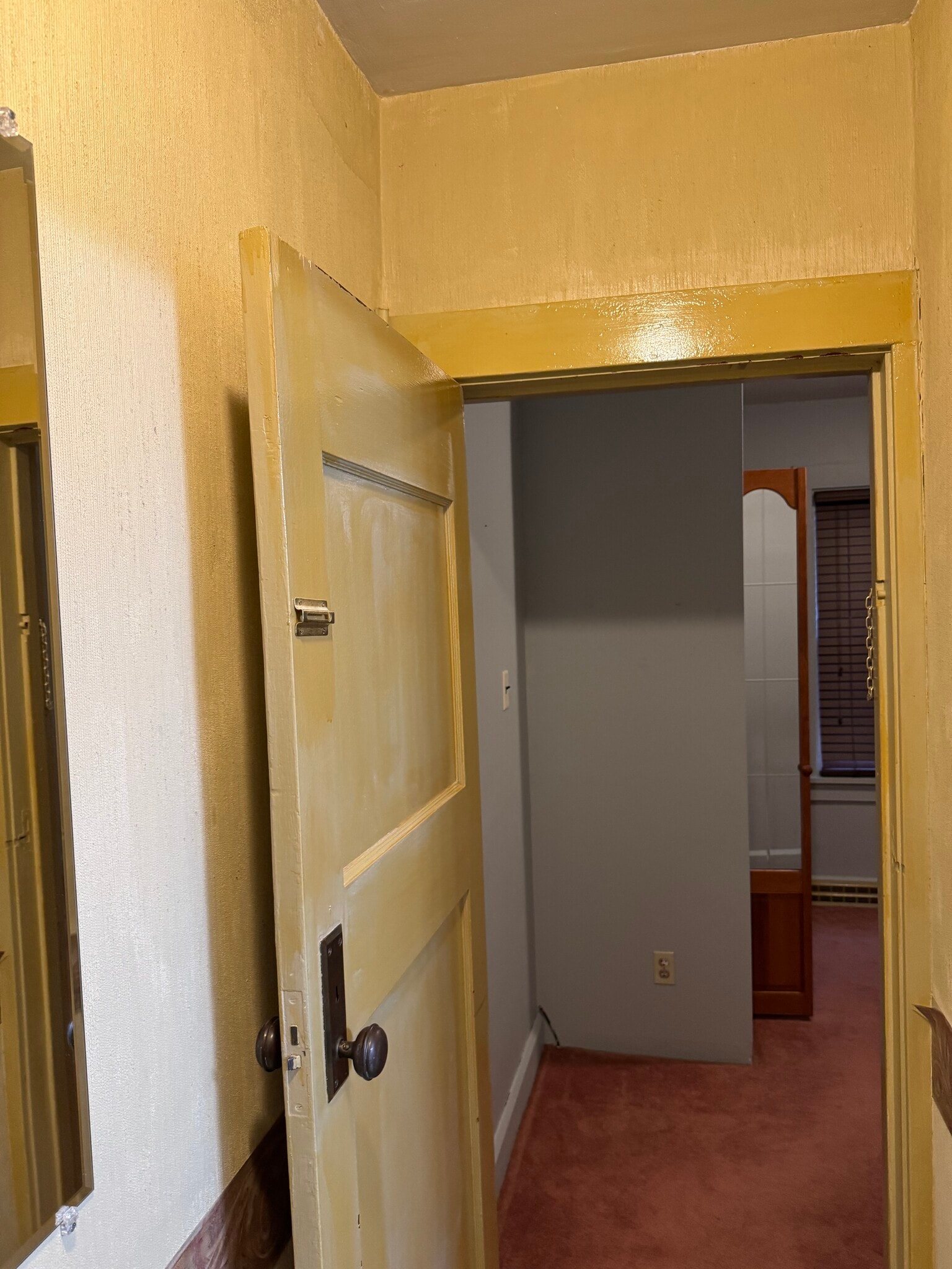 Building Photo - 2121 Cherry Ave