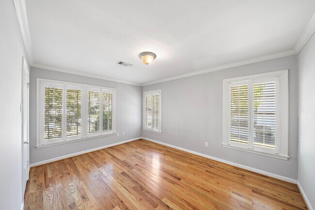 Building Photo - 3115 Glen Haven Blvd
