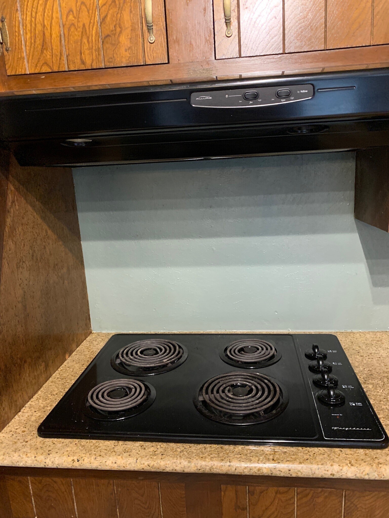 Building Photo - 641 Belle Air Ave