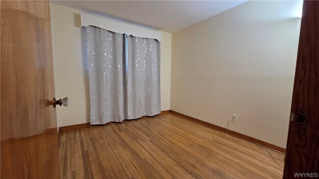 Building Photo - 419 Cherokee Dr