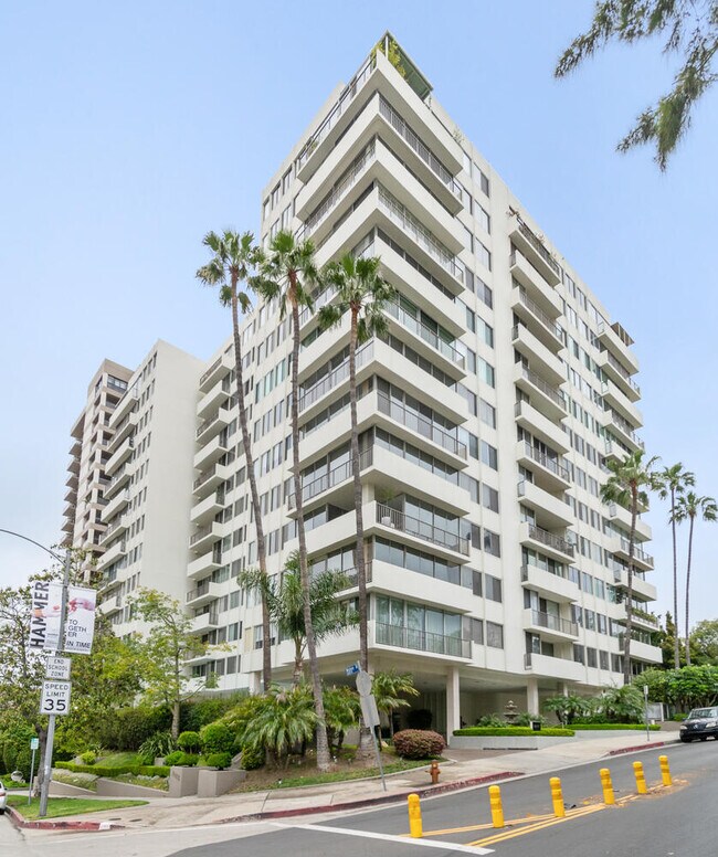 Building Photo - 10433 Wilshire Blvd