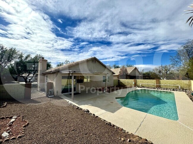 Building Photo - 2084 W Cholla Estate Dr