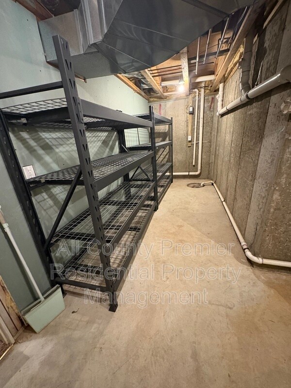 Building Photo - 74 Oxford Ct