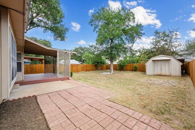 Building Photo - 1108 Forest Oaks Path