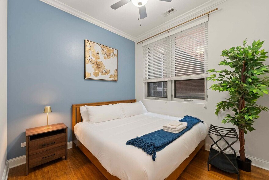 Building Photo - 1243 W Madison St