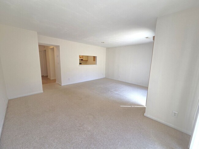 Building Photo - 3858 Staffordshire Ln