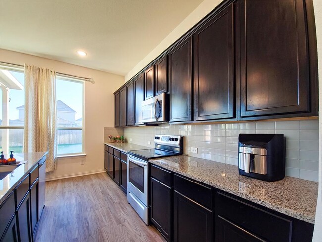 Building Photo - 627 Pheasant Hill Ln