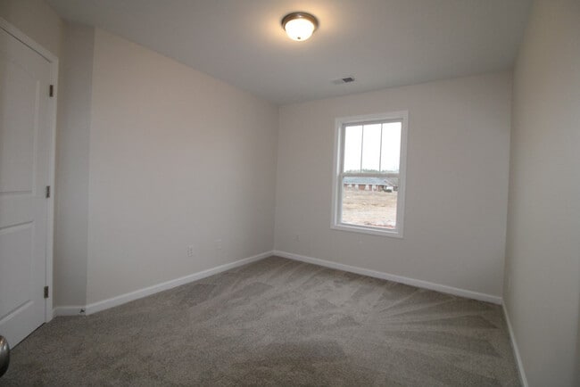 Building Photo - 578 Brushwood Dr