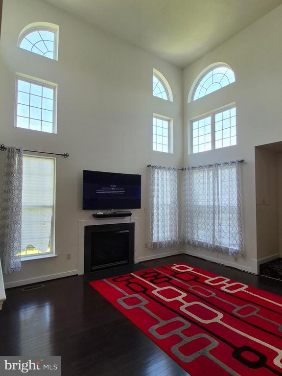 Building Photo - 11701 Fair Oaks Way
