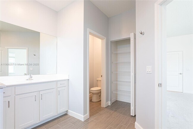 Building Photo - 4830 Navali Dr