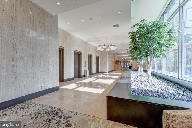 Building Photo - 224 W Rittenhouse Square