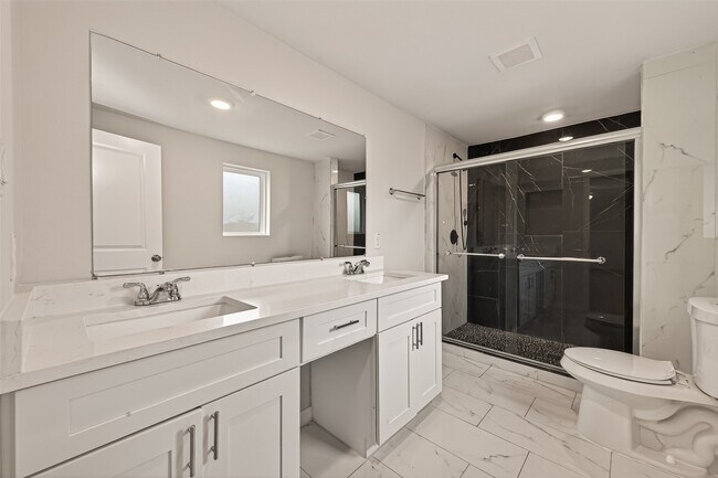 Building Photo - 3710 Daphne St