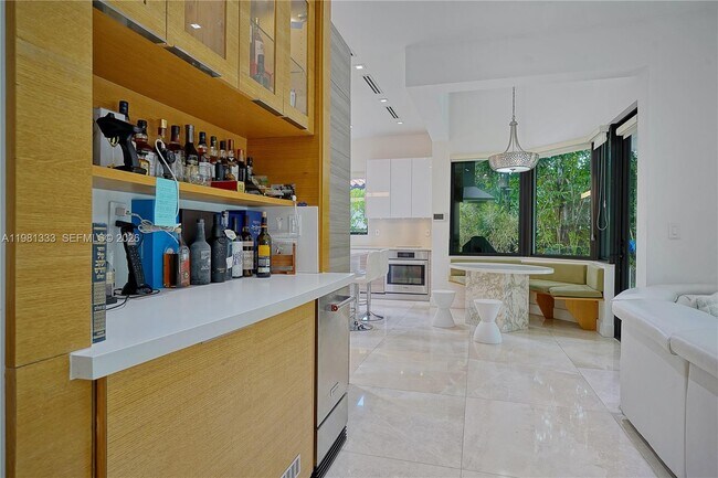 Building Photo - 3747 Prairie Ave