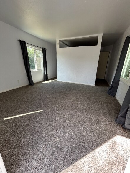 Building Photo - 221 9th Ave S