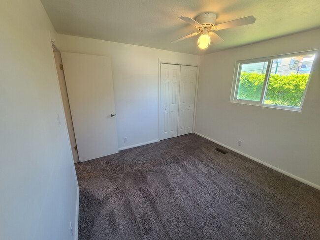 Building Photo - 117 Ranch Dr