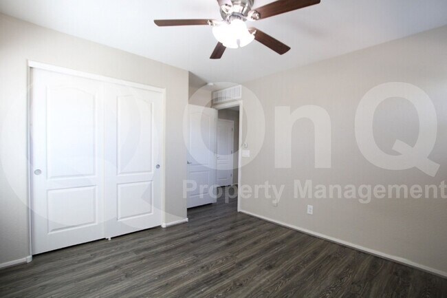 Building Photo - 12123 W Cottontail Ln