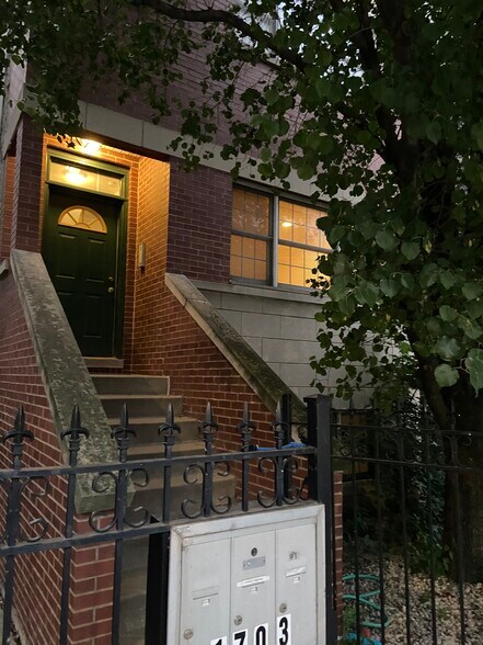 Building Photo - 1703 S Jefferson St