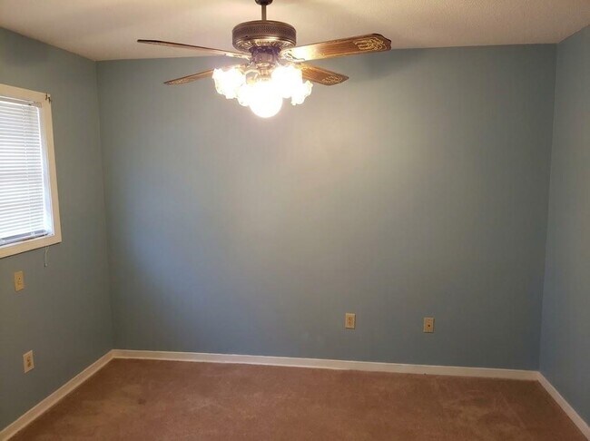 Building Photo - 6248 Brightwood Dr
