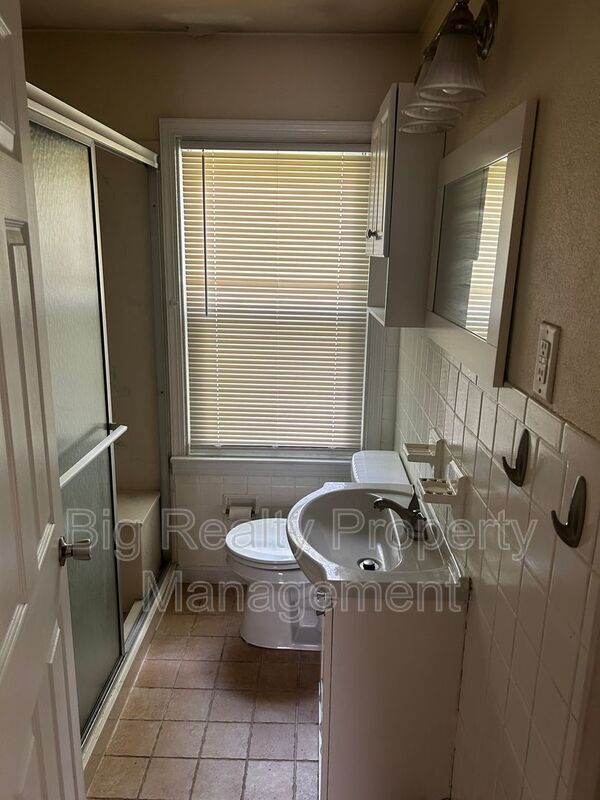 Building Photo - 38 Aldian Rd