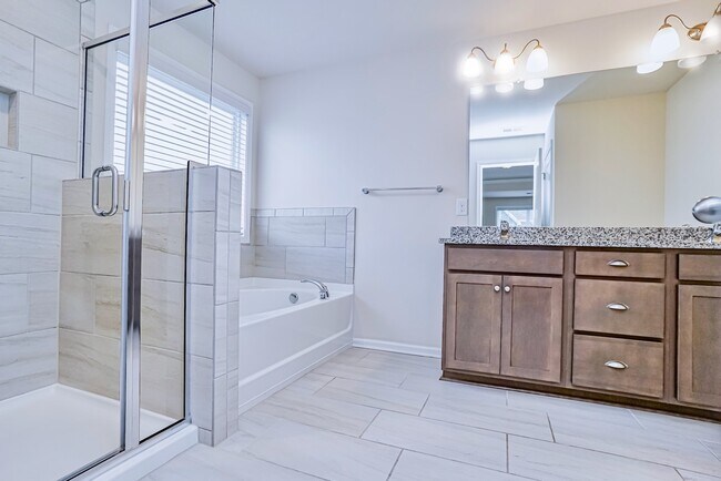 Building Photo - 716 Paxton Rose Dr