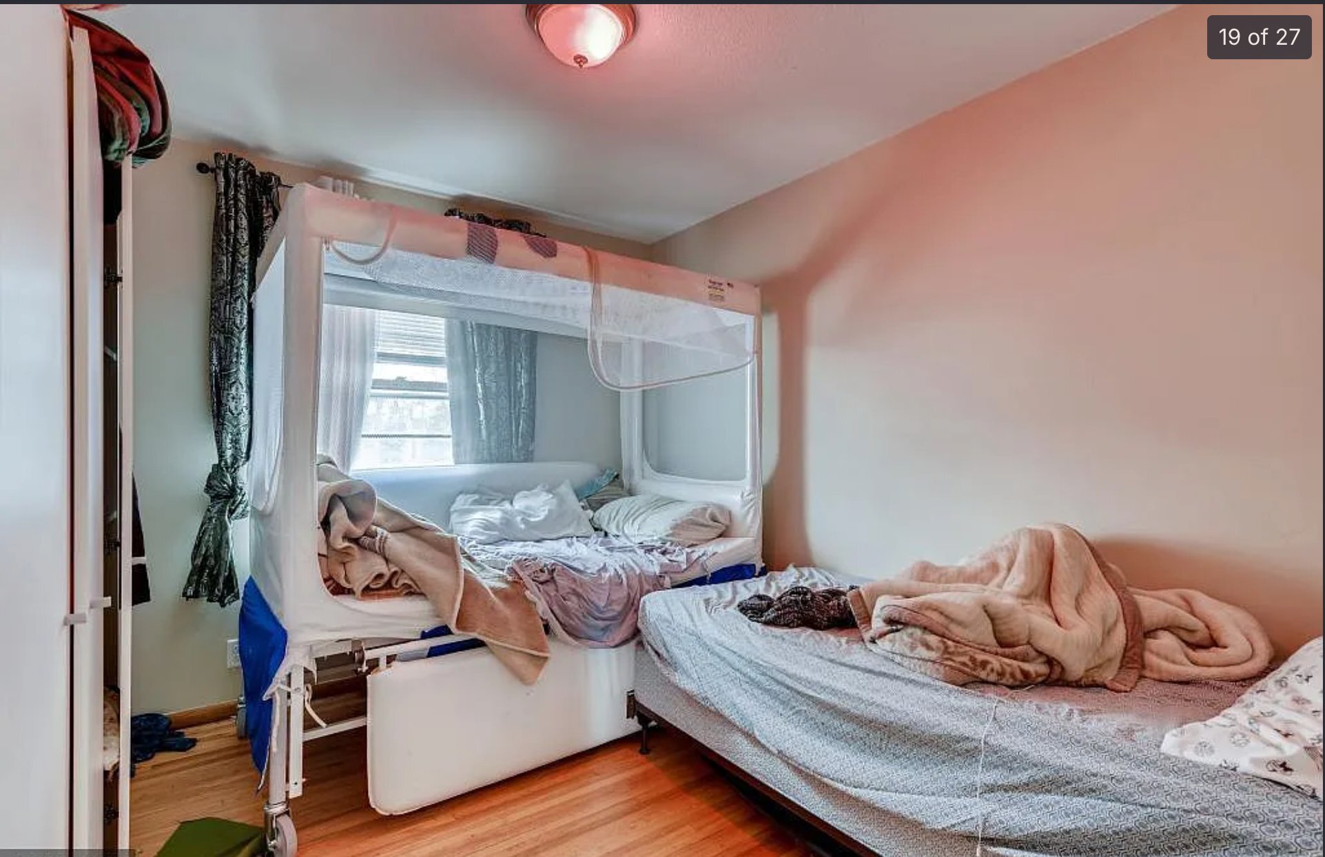 Building Photo - 403 W 74th St