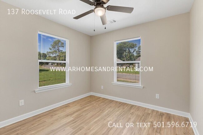 Building Photo - 137 Roosevelt Rd