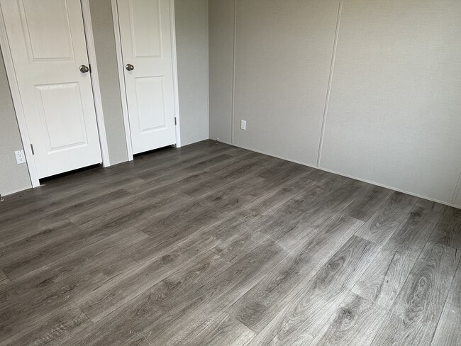 Building Photo - 506 English Oak Ct