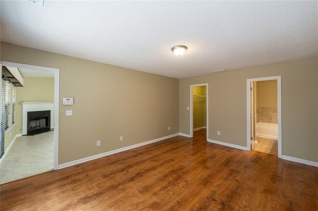 Building Photo - 3100 Pebble Creek Ln