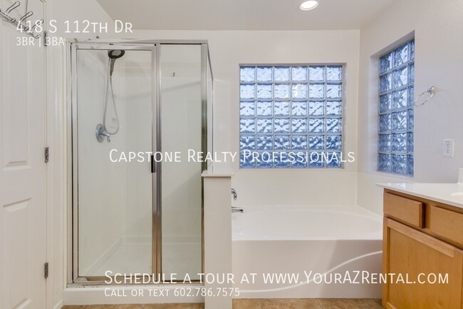 Building Photo - 418 S 112th Dr