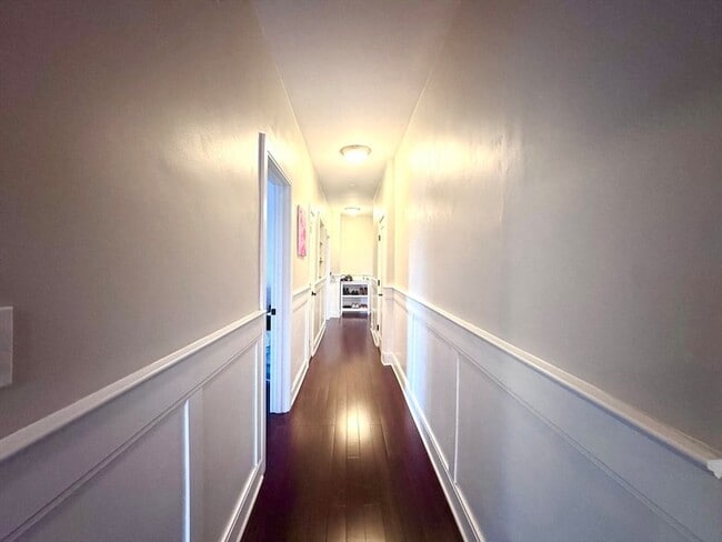 Building Photo - 1834 Beacon St