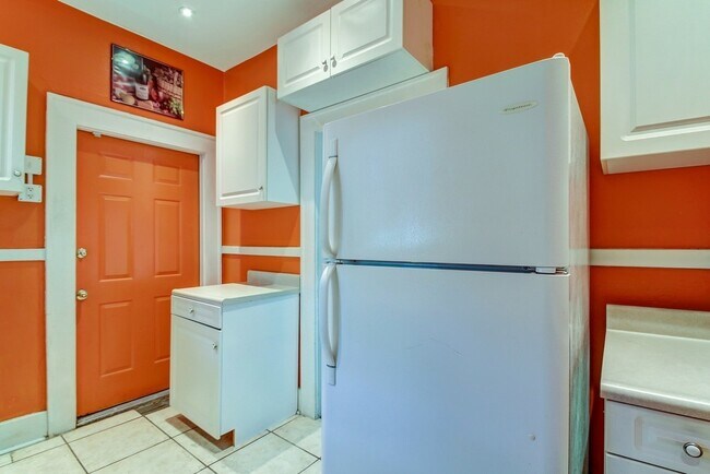Building Photo - Beautiful Single Family house near downtown Savannah and Tybee Island