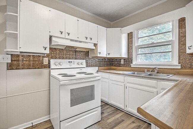Building Photo - 707 Tuggle Hill Rd