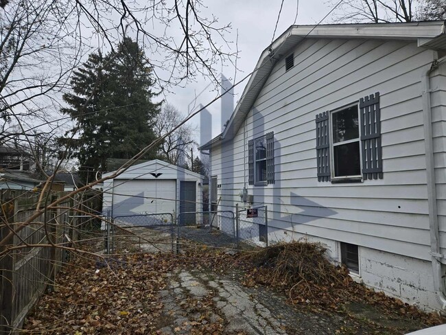 Building Photo - Charming and Affordable 1 bed 1 bath