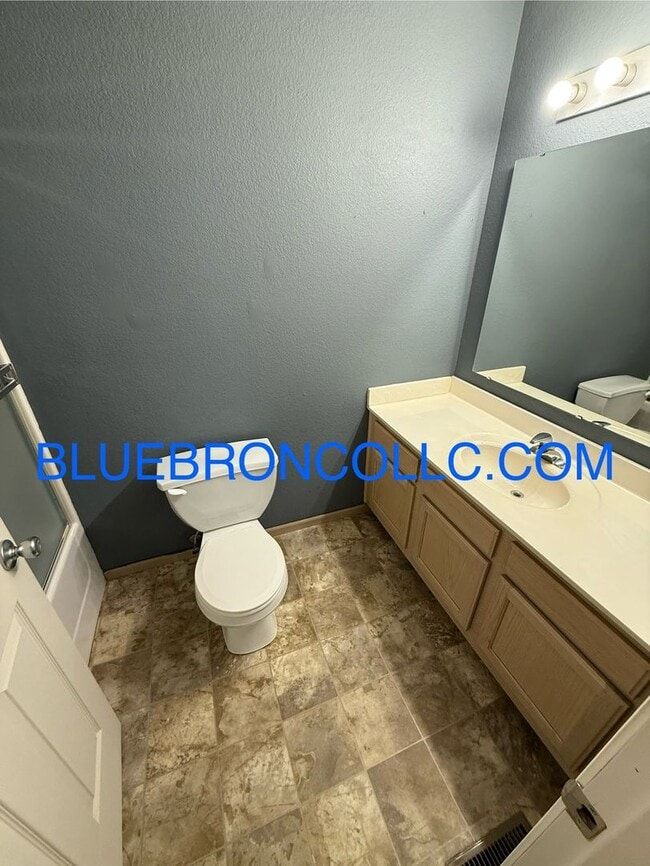 Building Photo - Great price for this spacious updated 2 be...