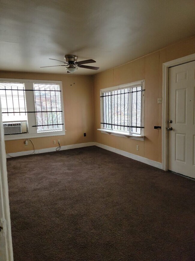 Building Photo - Charming 3 Bedroom Single Family in Houston